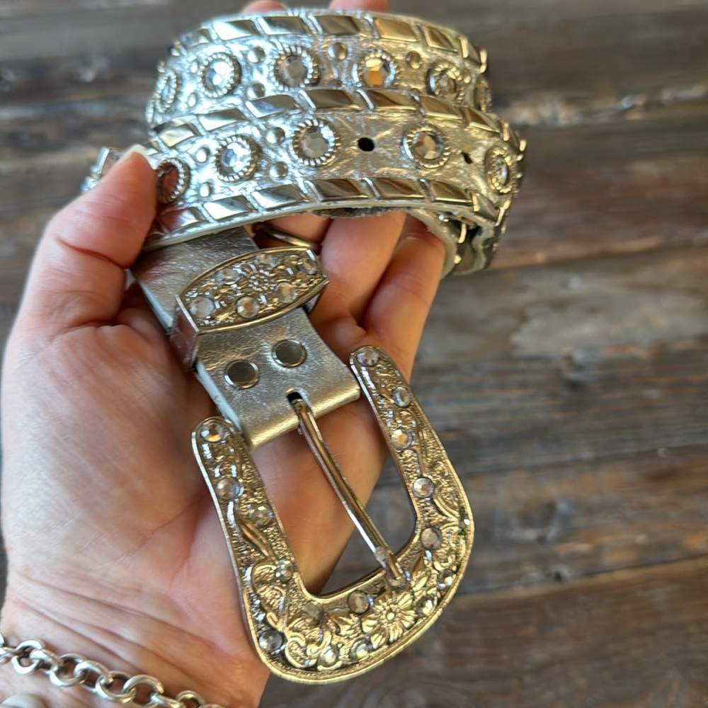 Western metallic silver leather rhinestone belt size‎ M